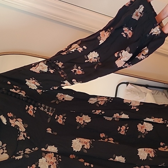 🔶️5 for $30🔶️ Black Boho Floral Crochet Neckline Balloon Long Sleeve Dress - Picture 2 of 6